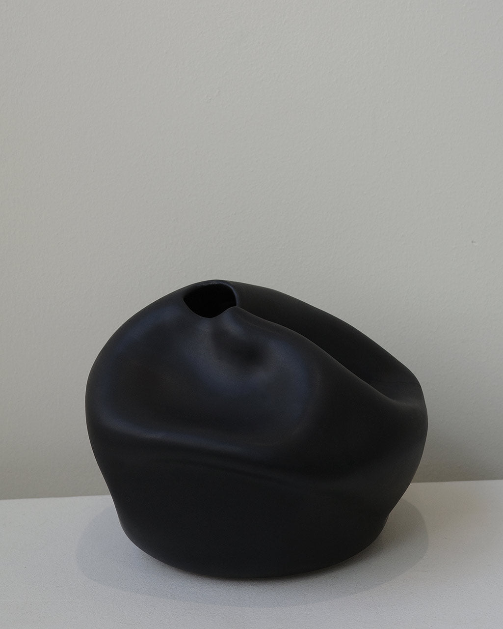 Compound - Vessel in Matte Black