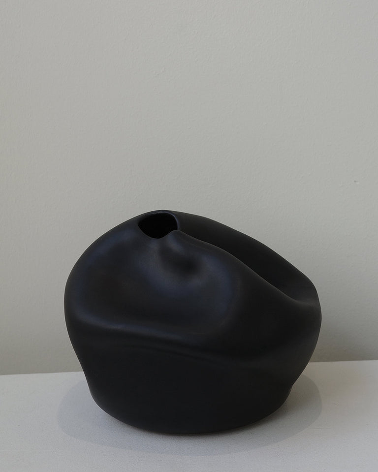 Compound - Vessel in Matte Black