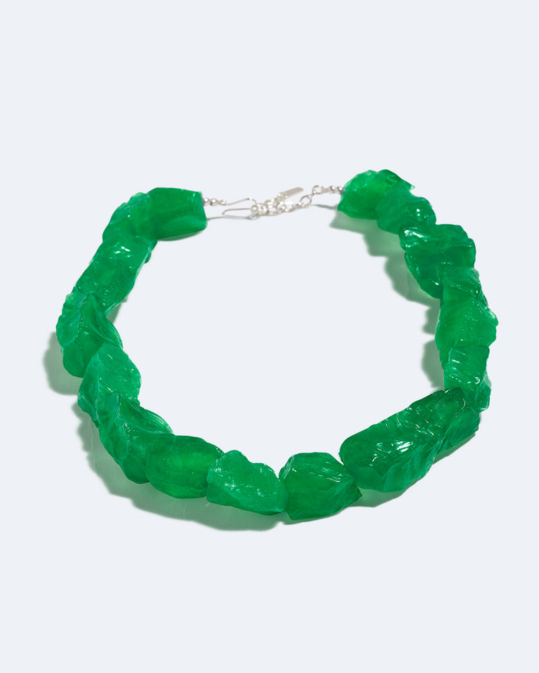 H95 - Collier en résine bleue et argent recyclé