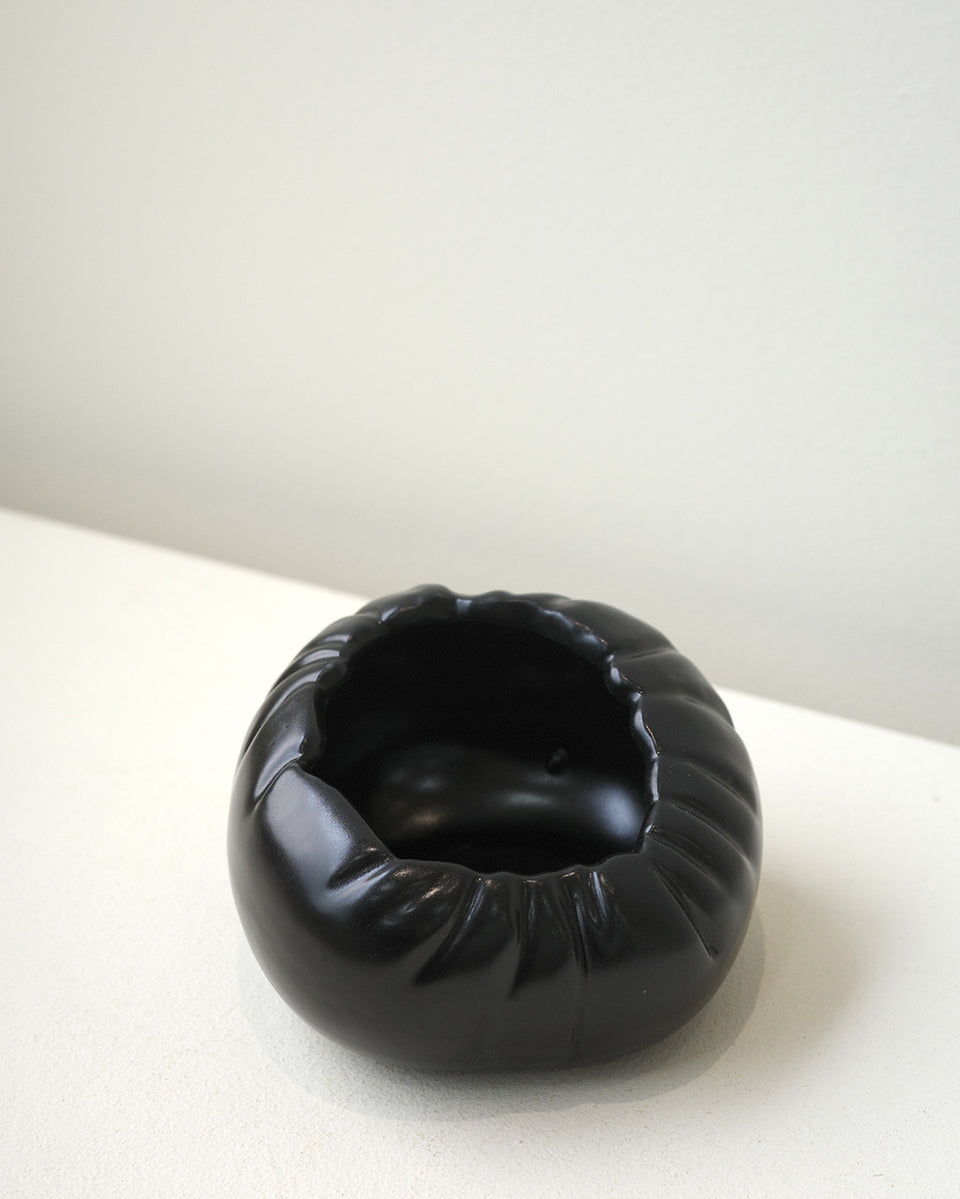 Croissant - Small Bowl in Matte Black