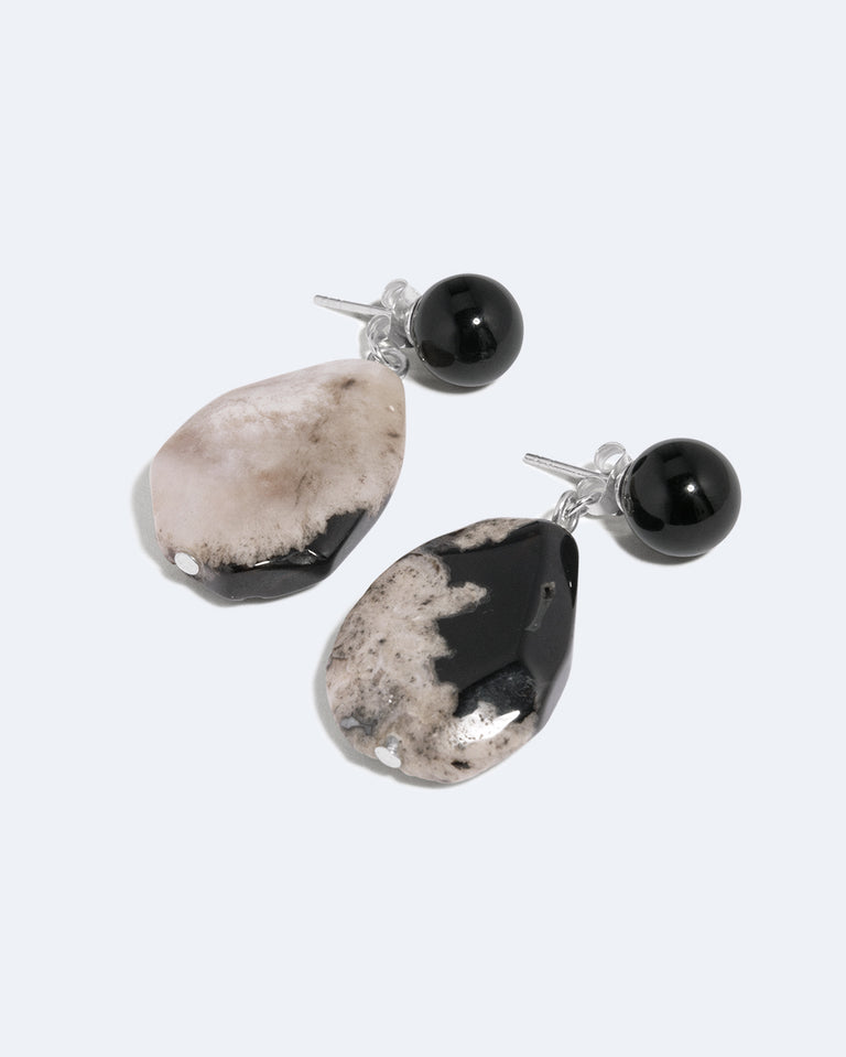 H103 - Boucles d'oreilles en argent recyclé Agate Fleur de Cerisier Noire et Onyx Noir