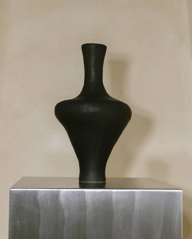 Obsidian - Giant Vase in Matte Black