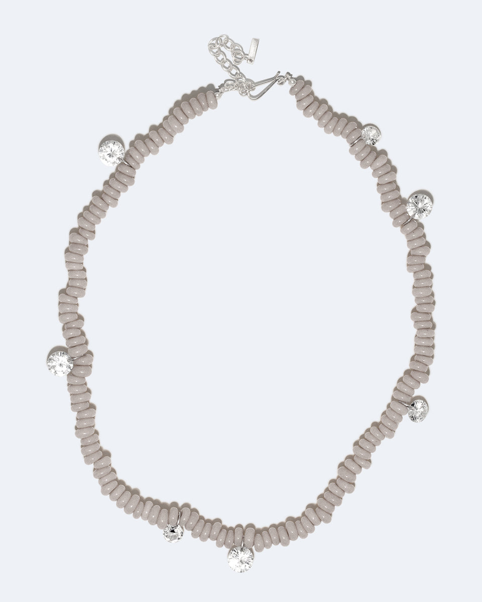 Collier Les Étoiles Regroupées - Zirconium Cubique et Perles de Verre Grises, Plaqué Rhodium
