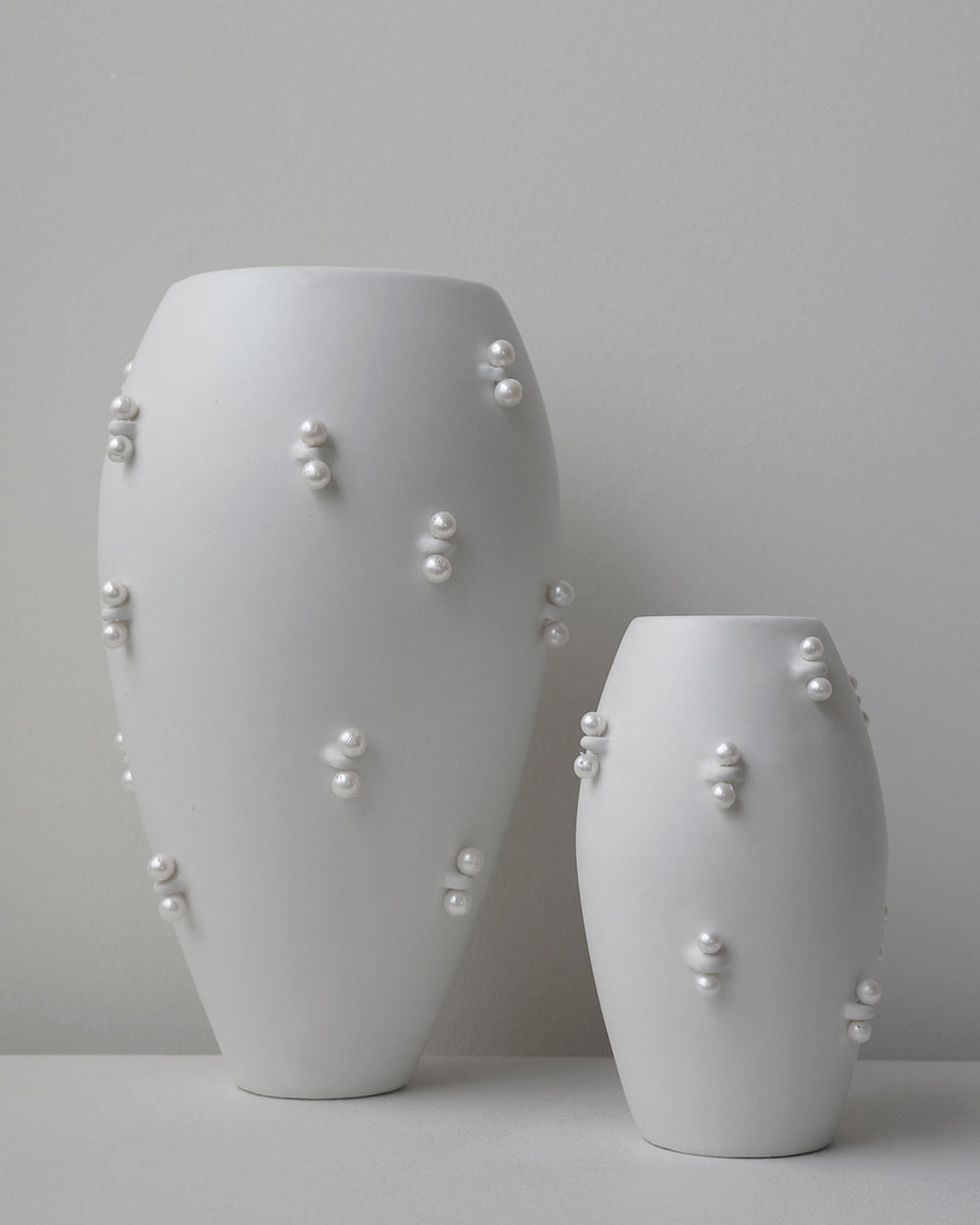 Pinched - Small Vase In Matte White w/ Freshwater Pearl