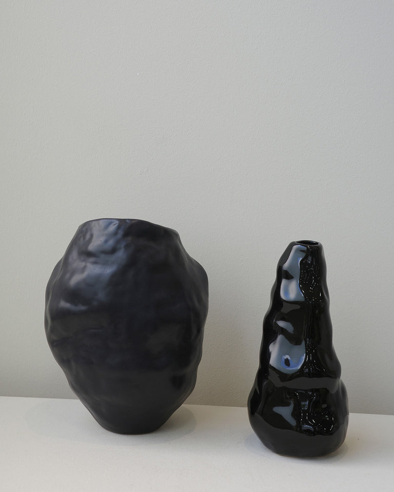 Onyx - Large Vessel in Matte Black