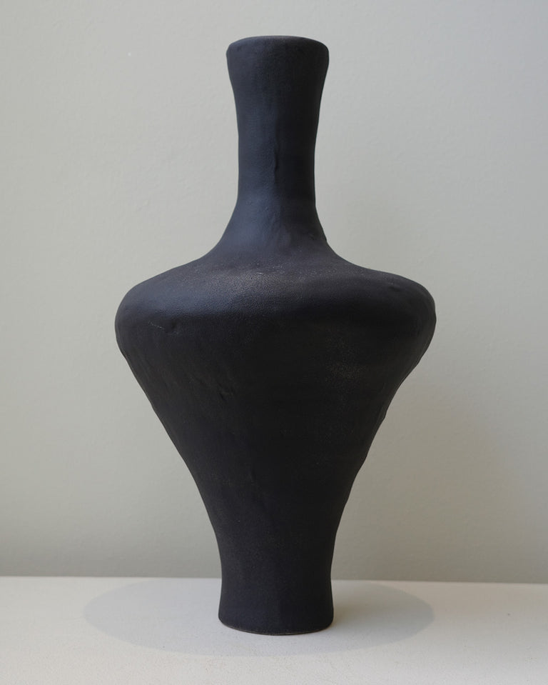Obsidian - Giant Vase in Matte Black