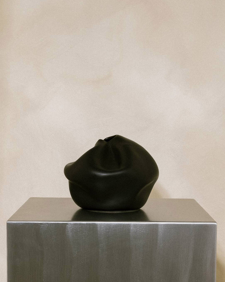 Compound - Vessel in Matte Black