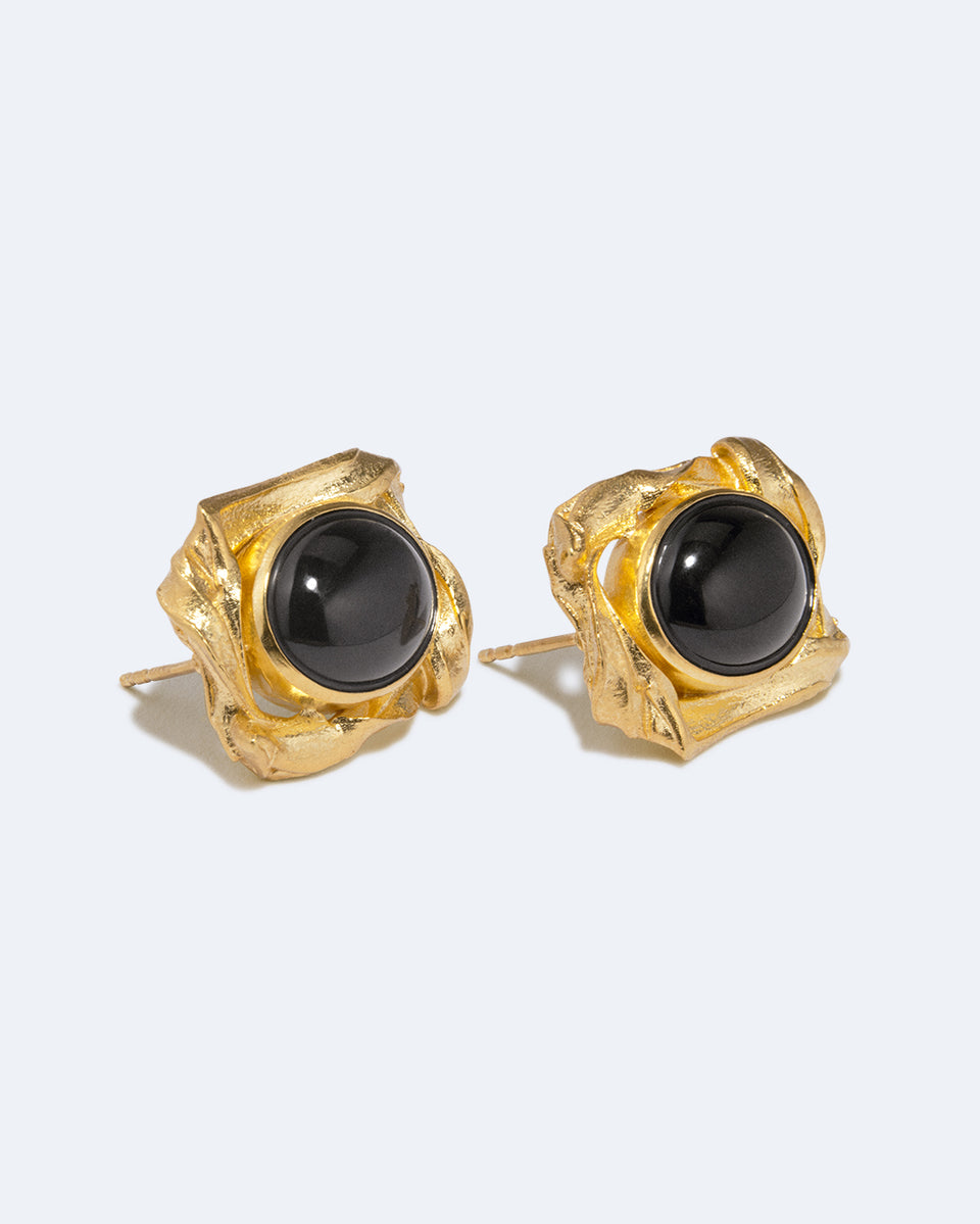 R2260 - Boucles d'oreilles en résine noire et plaqué or