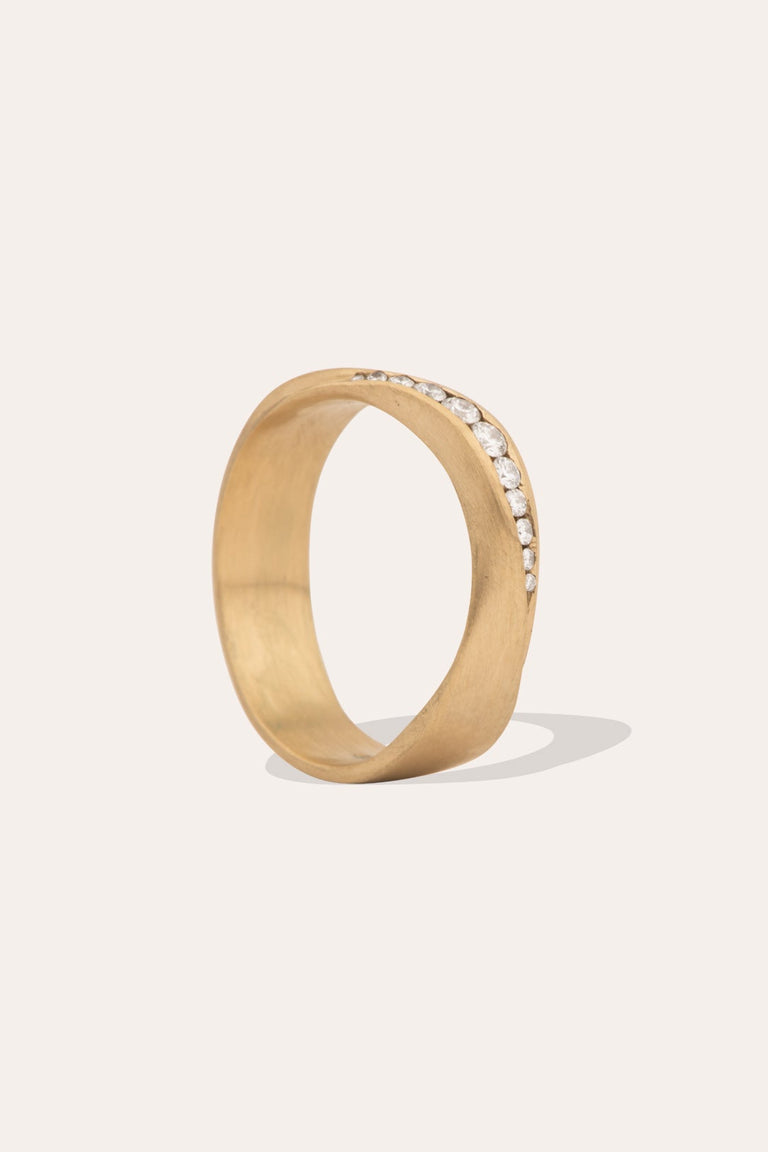 A Light in the Rain - 18 Carat Yellow Gold and Diamond Ring