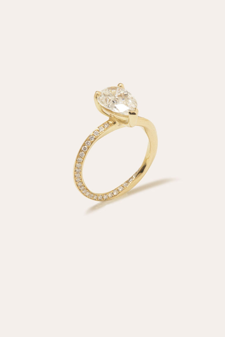 La Bague Solitaire Phases de la Lune - Solitaire Poire en Or Jaune 18 Carats