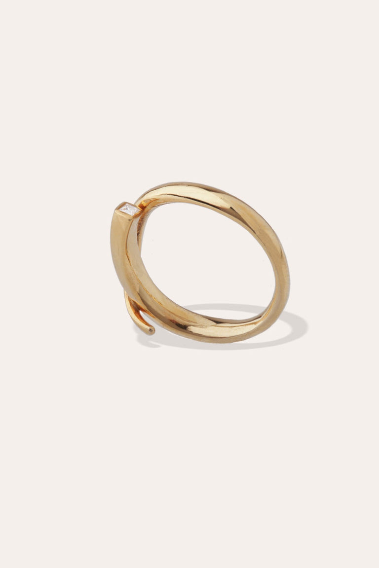 A River in the Dales - 18 Carat Yellow Gold and Diamond Ring
