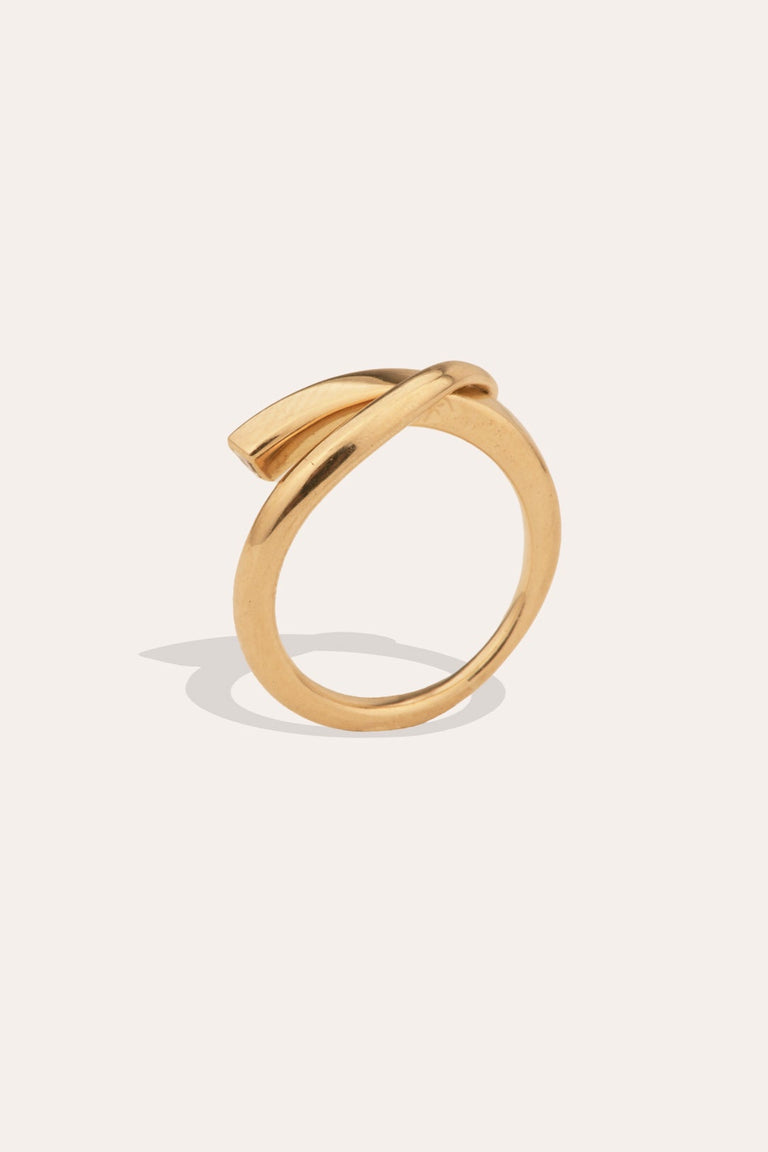 A River in the Dales - 18 Carat Yellow Gold and Diamond Ring