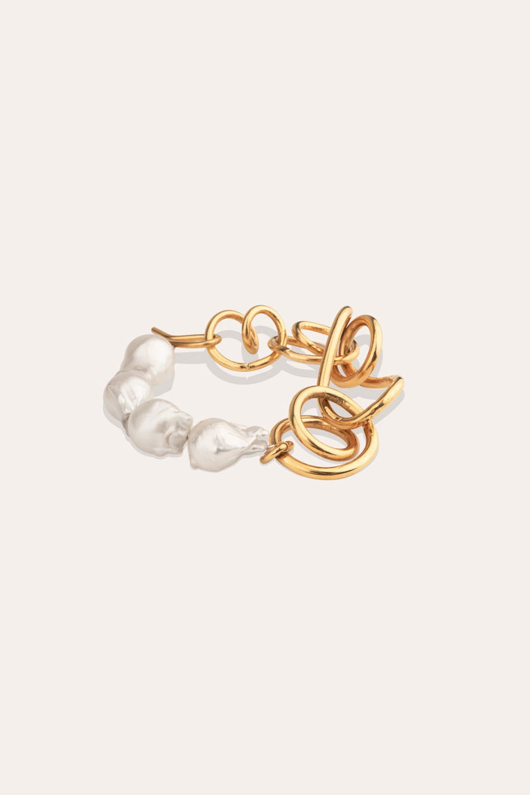 Who's in Charge? - Pearl and Gold Plated Bracelet