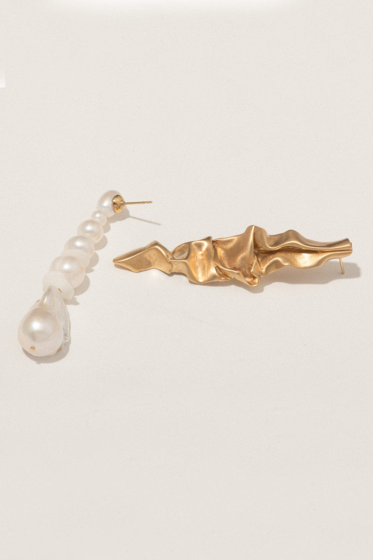 Boucles d'oreilles Crumple en vermeil or, perles et céramique