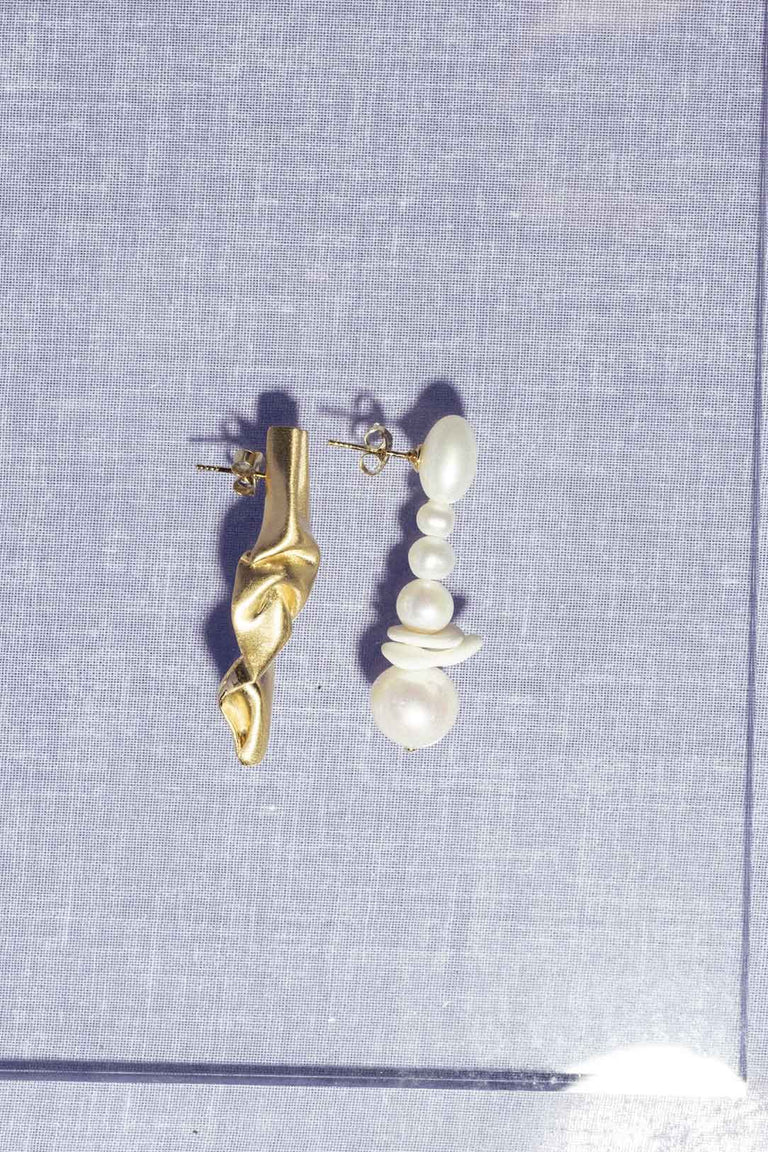 "Notsobig" Crumple - Pearl and Ceramic Gold Vermeil Earrings