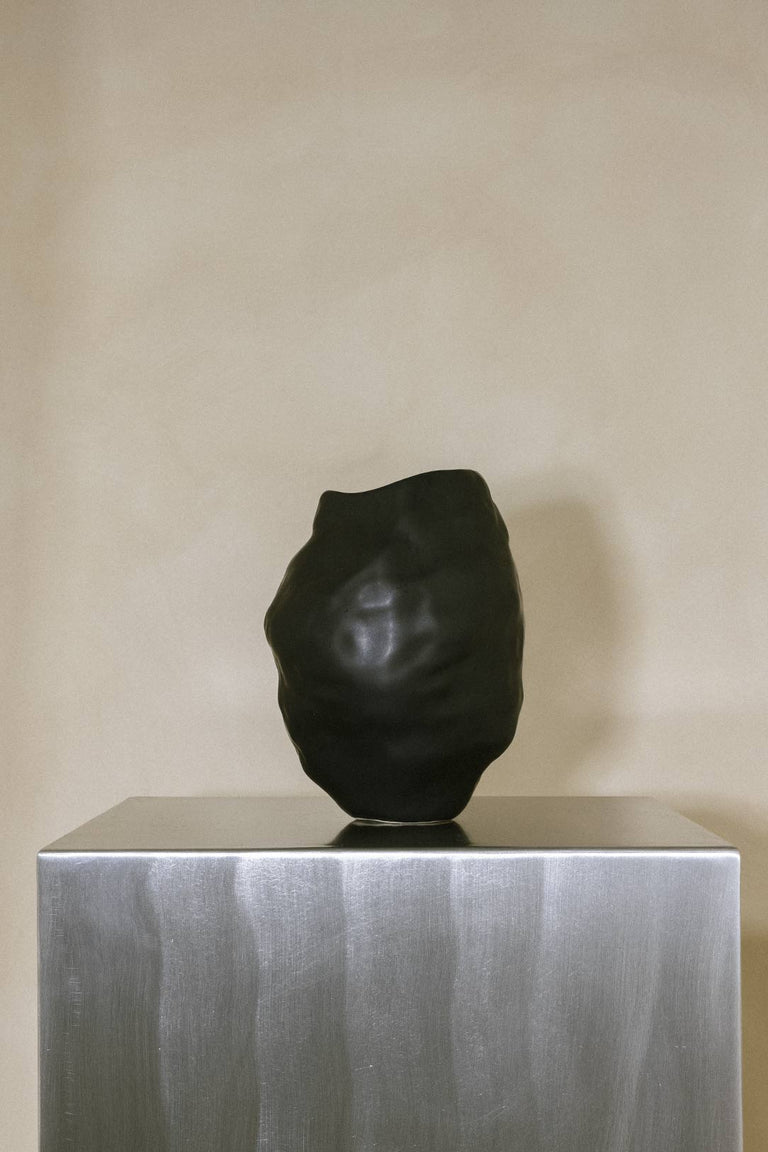 B37 - Large Vessel in Matte Black