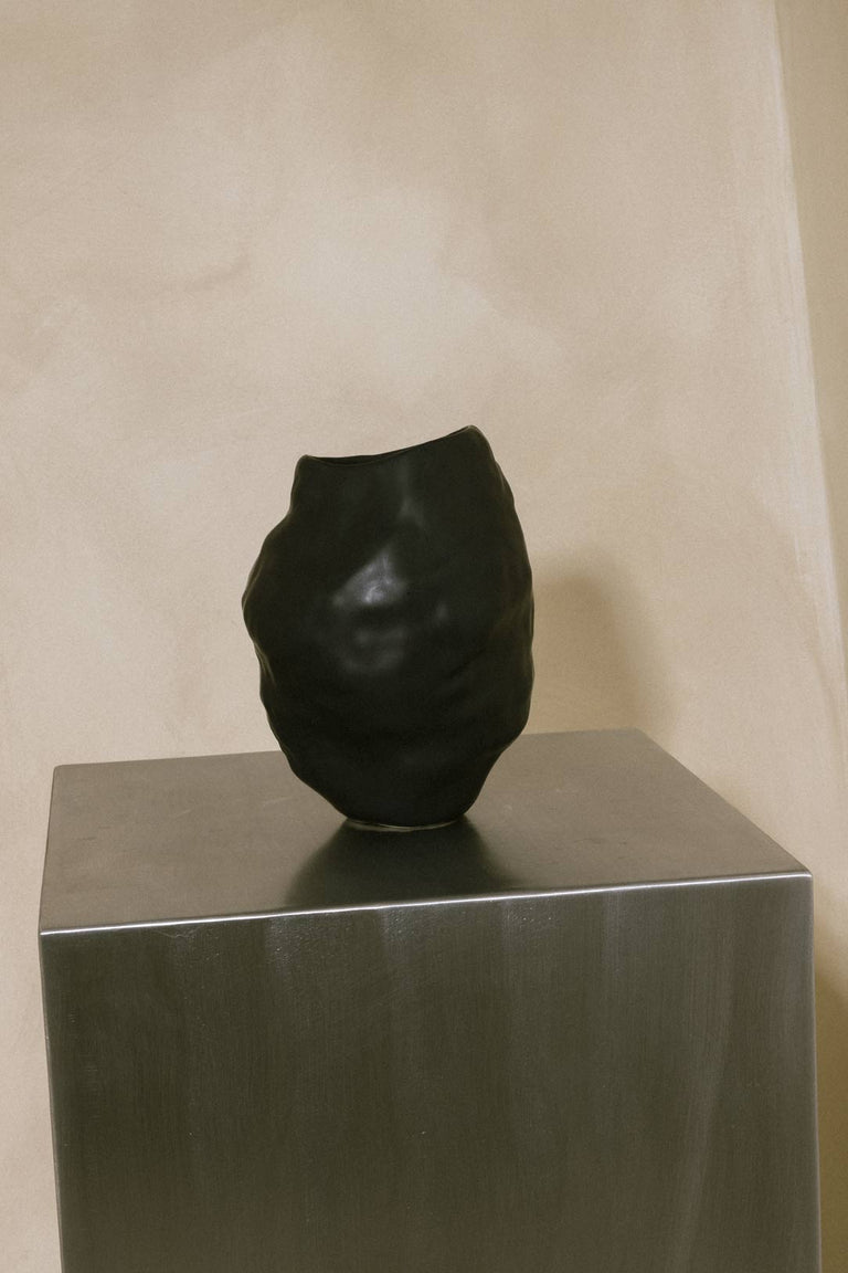 B37 - Large Vessel in Matte Black