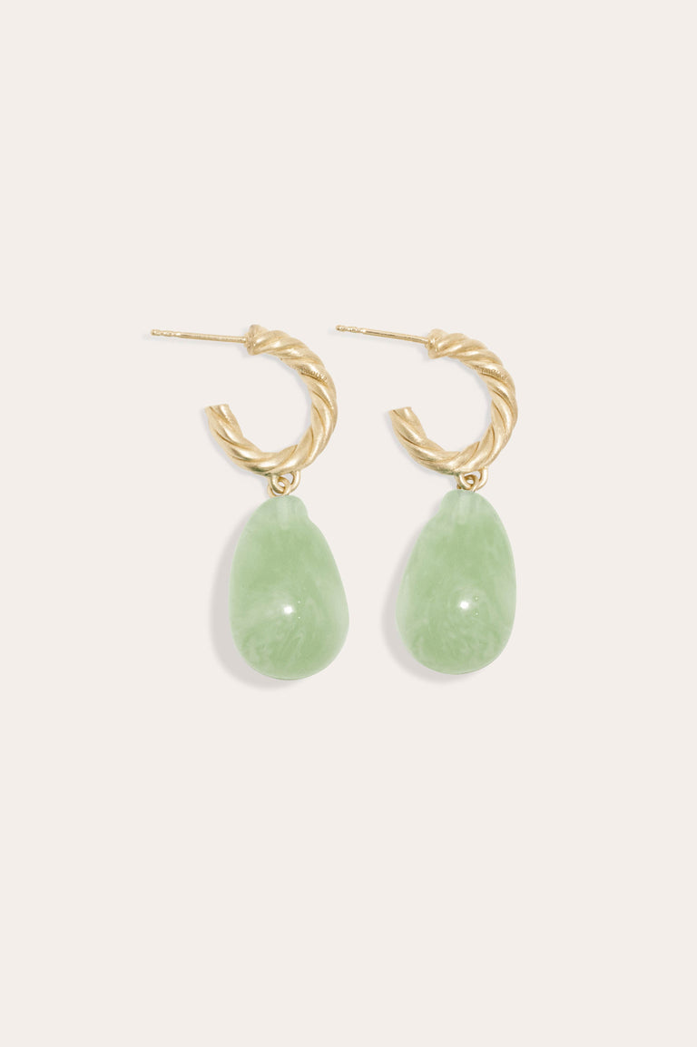 7.5-8.0mm Jade and Diamond Accent Stud Earrings in Sterling Silver with 18K  Gold Plate | Zales