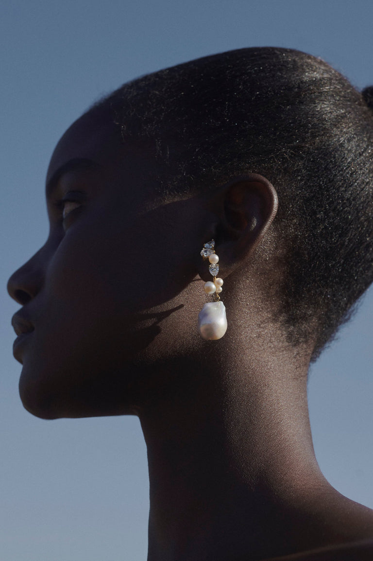 Eze-eh - Boucles d'oreilles en vermeil or, perles et topazes blanches