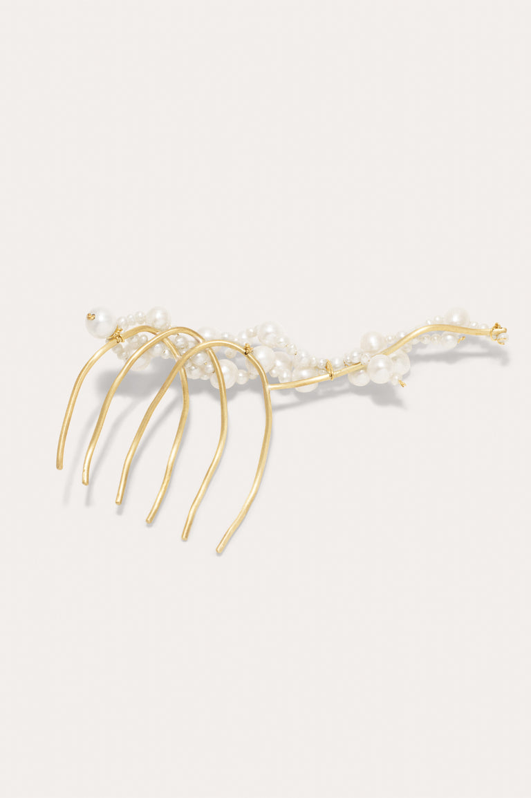 P66 -  Pearl and Gold Plated Hair Pin