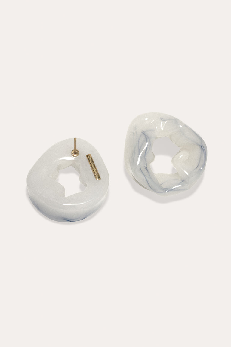 Scrunch - Threads in Pearlescent White Bio Resin and Gold Vermeil Earrings