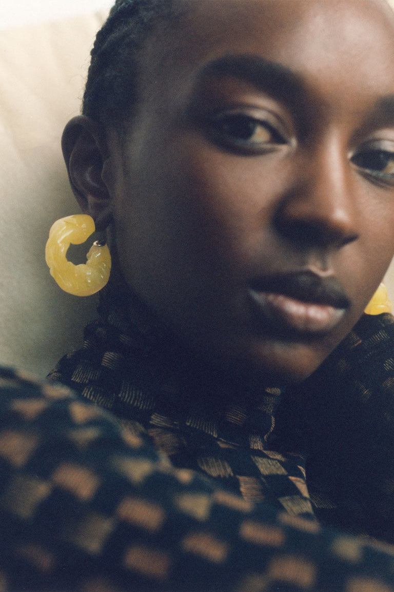 Boucles d'oreilles Ruffle - Résine biologique lilas et vermeil en or recyclé
