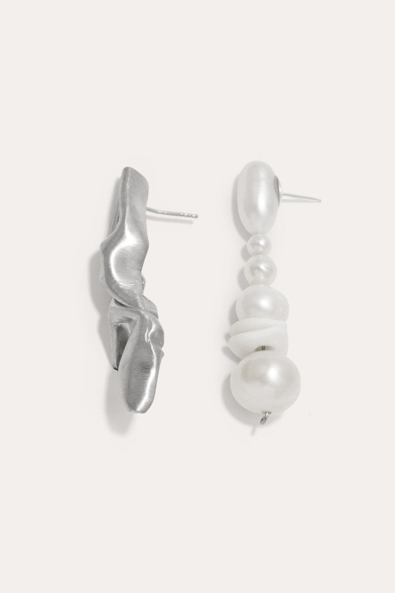 "Notsobig" Crumple - Pearl and Ceramic Platinum Plated Earrings