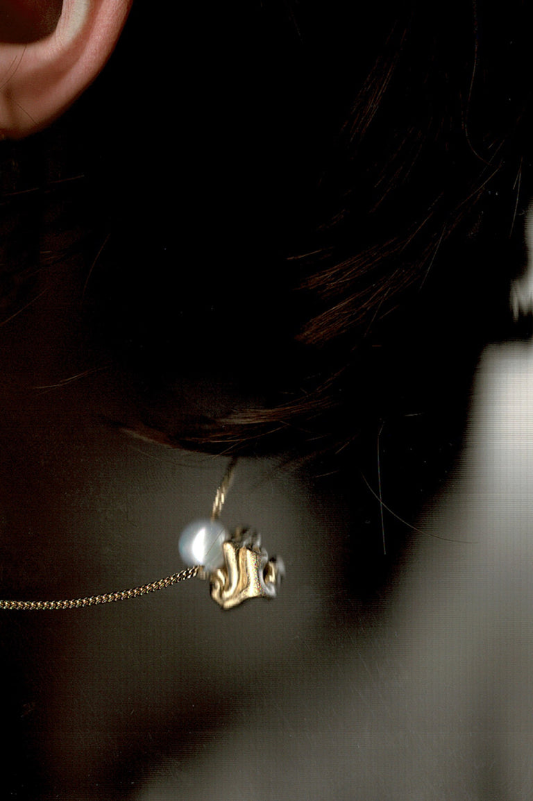 "Notsobig" Crumple - Pearl and Recycled Gold Vermeil Pendant