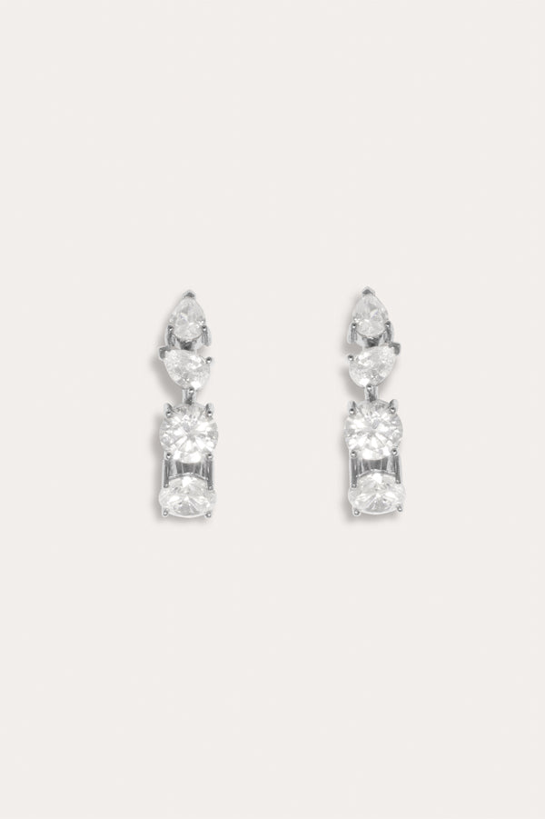 Tranquillité I - Boucles d'oreilles en oxyde de zirconium et plaquées platine