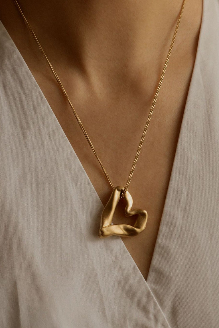 Le cœur n'est pas une métaphore - Pendentif en vermeil recyclé